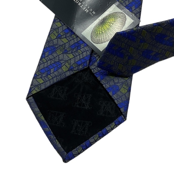 🆕METROPOLITAN MUSEUM OF ART Blue/Gray Leaf Silk LUXURY Tie ITALY - Picture 4 of 4